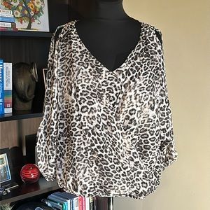 NWOT JENNIFER LOPEZ Crossover Blouse Animal Print Slit Sleeves Chain Accent